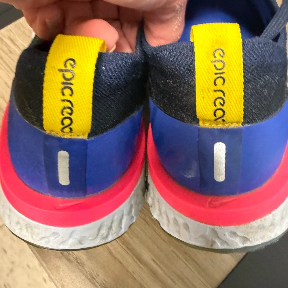 Nike woman’s “College Navy” Blue Knit Sneakers with Pink Accent Stripe - Picture 2 of 6